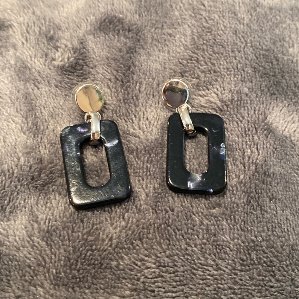 Classic dark blue earrings with silver detail
